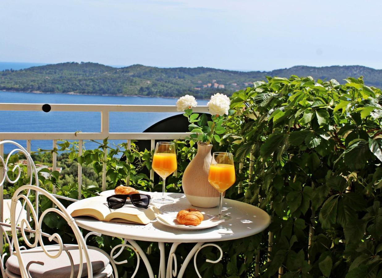 Sea View Apartment *